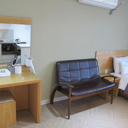 Lium Spa Hostel Yeosu Extérieur photo