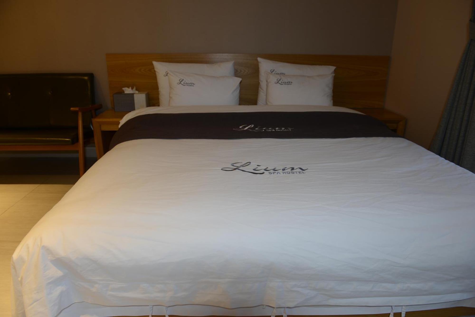 Lium Spa Hostel Yeosu Extérieur photo