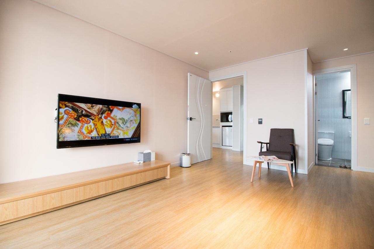 Lium Spa Hostel Yeosu Extérieur photo