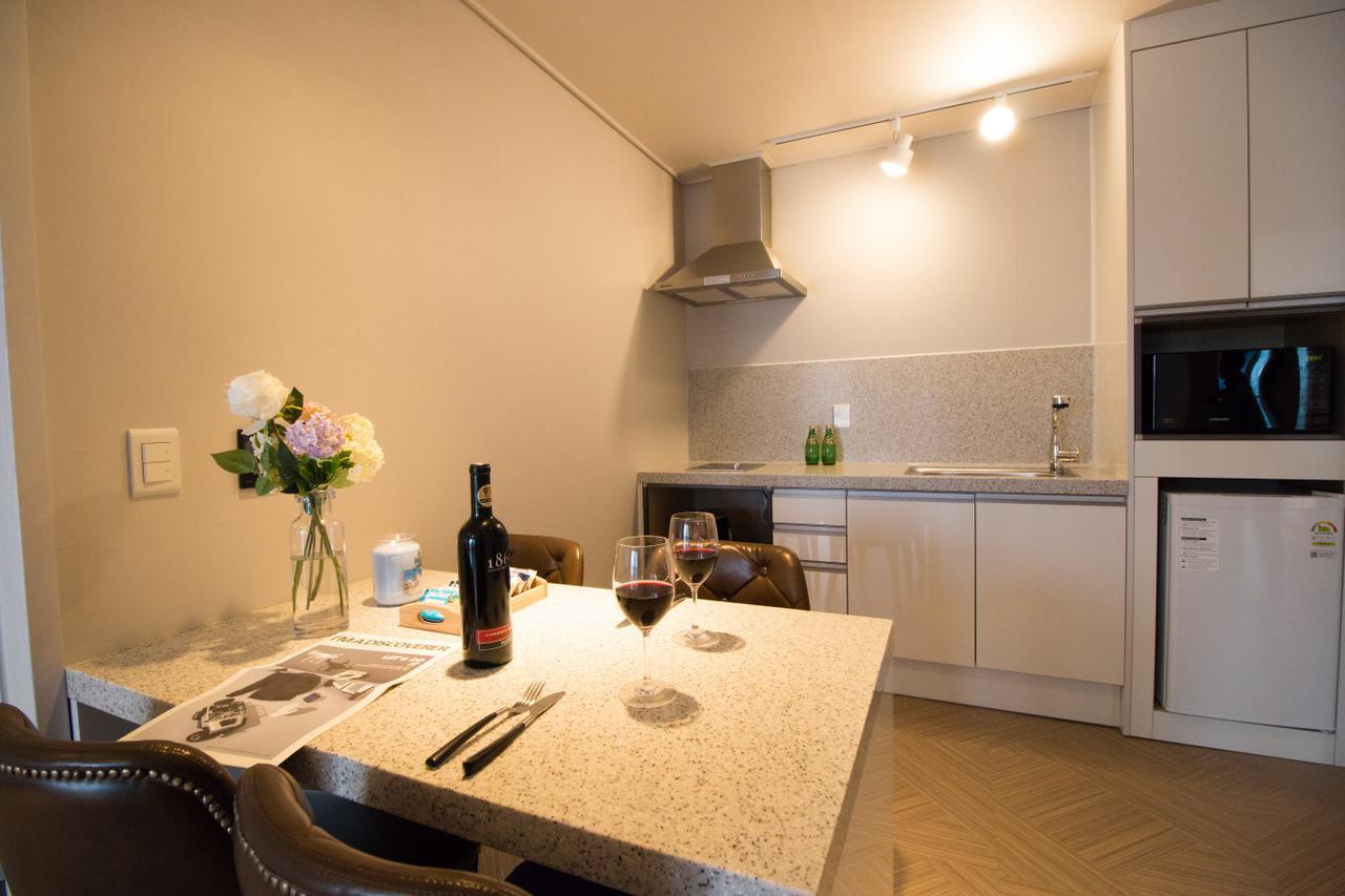 Lium Spa Hostel Yeosu Extérieur photo
