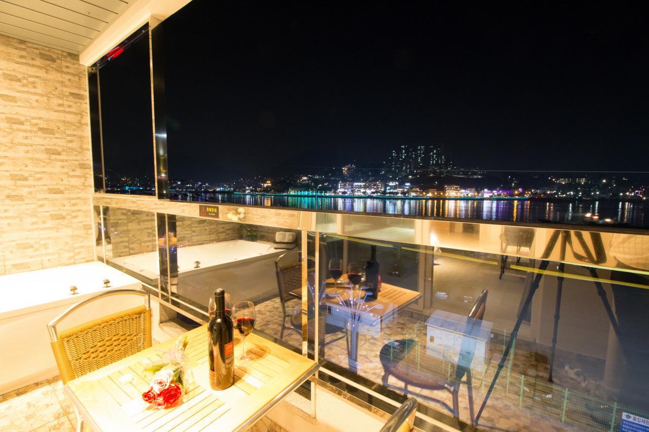 Lium Spa Hostel Yeosu Extérieur photo