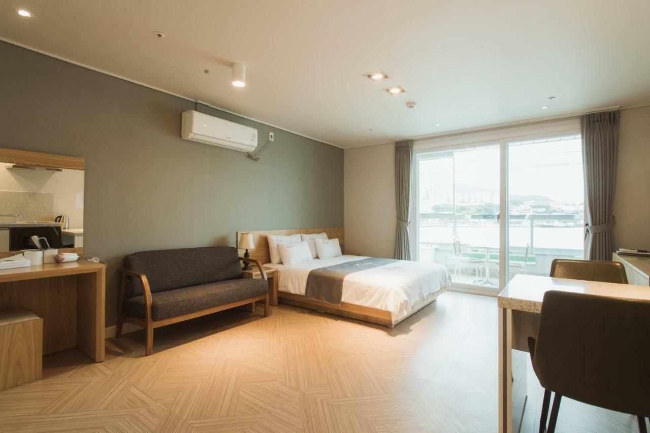 Lium Spa Hostel Yeosu Extérieur photo