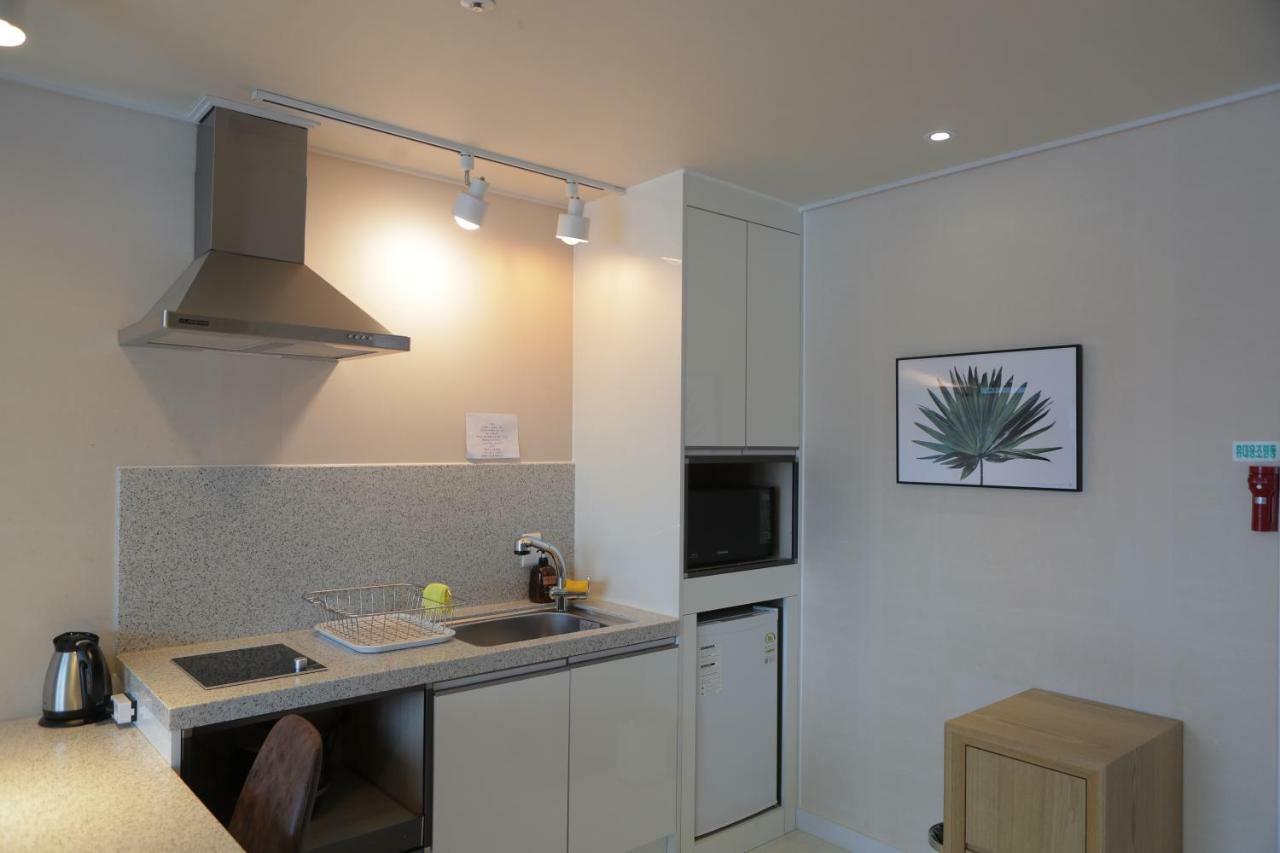 Lium Spa Hostel Yeosu Extérieur photo