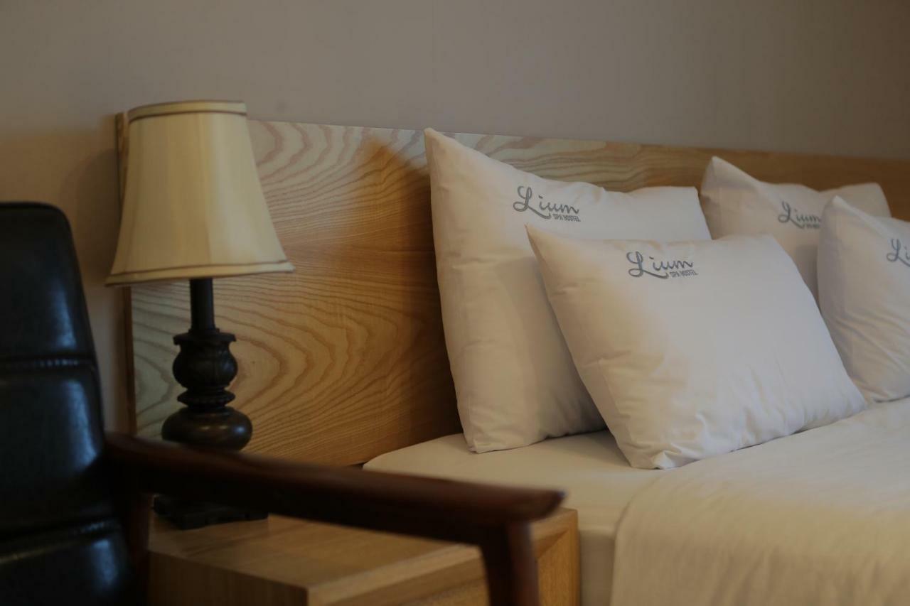 Lium Spa Hostel Yeosu Extérieur photo
